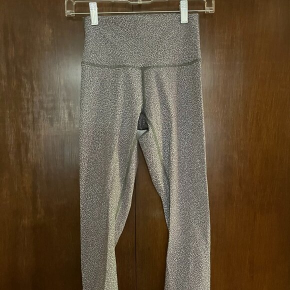Lululemon Capri Leggings Size 4 - Picture 1 of 2